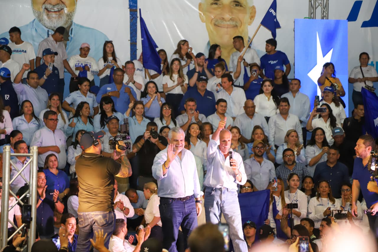 Junior Burbara tiene un plan y va con todo por San Pedro Sula, con el apoyo de Papi a la Orden
